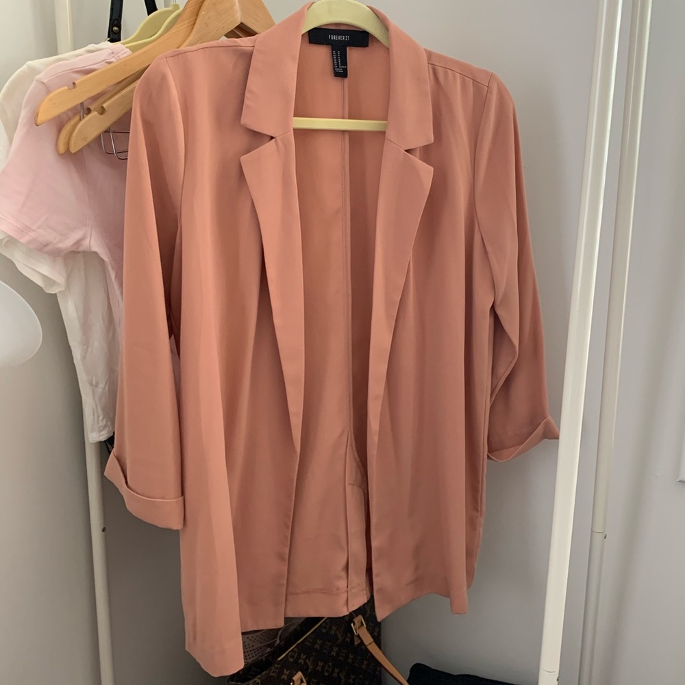 Pink blazer 💖 100% polyester (lightweight)